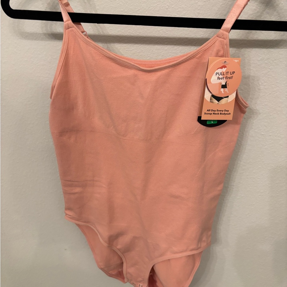 Shapermint Essentials large All Day Every Day Scoop Neck Bodysuit